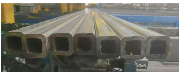 Прямая квадратная трубка 50*50 толщины стены достигает нового высокого